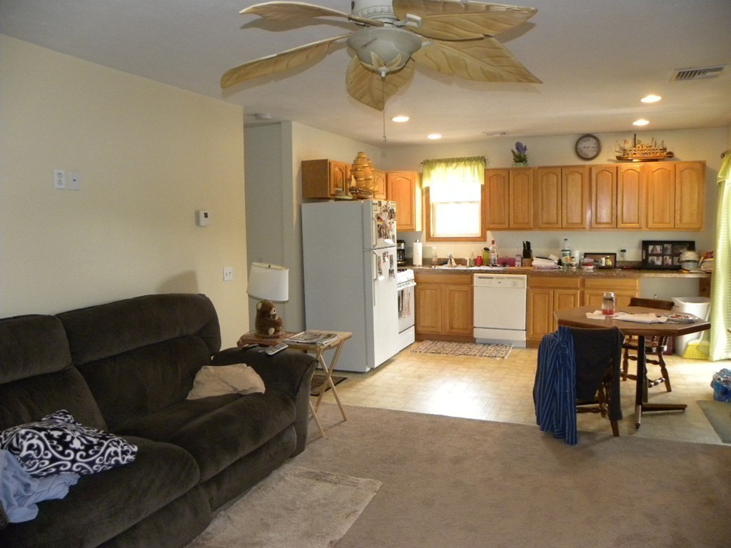 52 Baker Road Charlton, MA 01507 - Photo 8 of 30 Gallery Image 8
