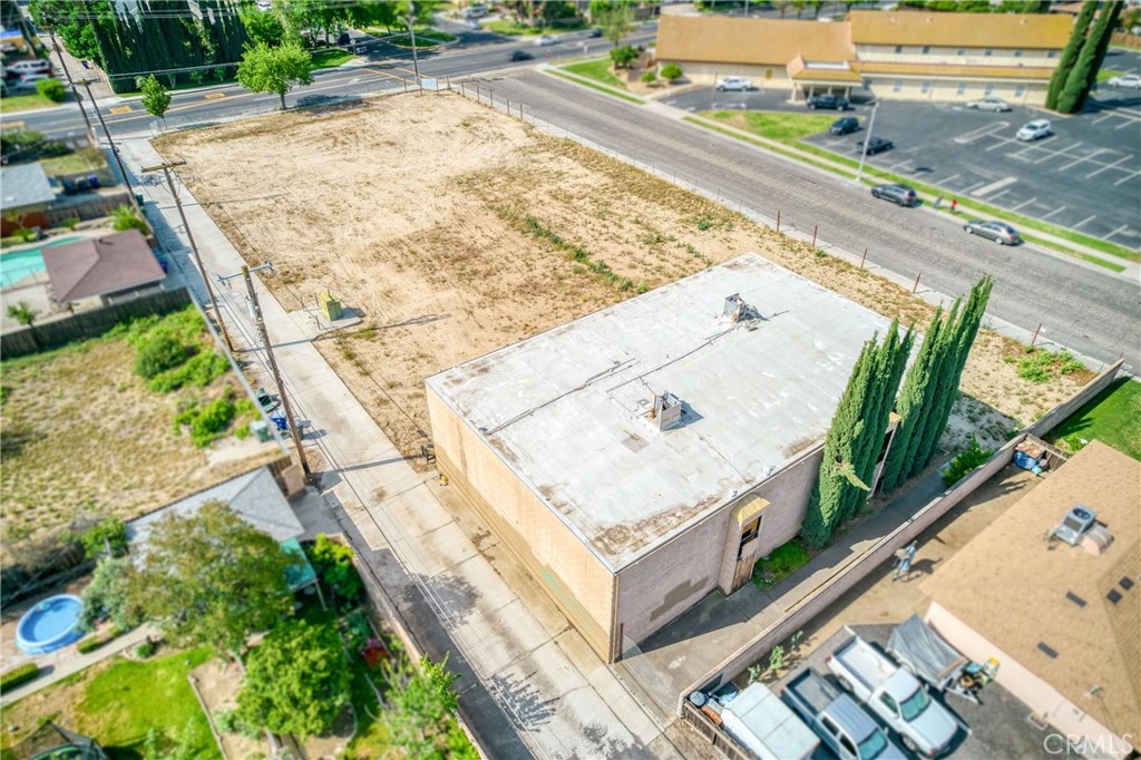 1803 Sunset Avenue Madera, CA 93637 - Photo 18 of 19 a view of a terrace with wooden floor