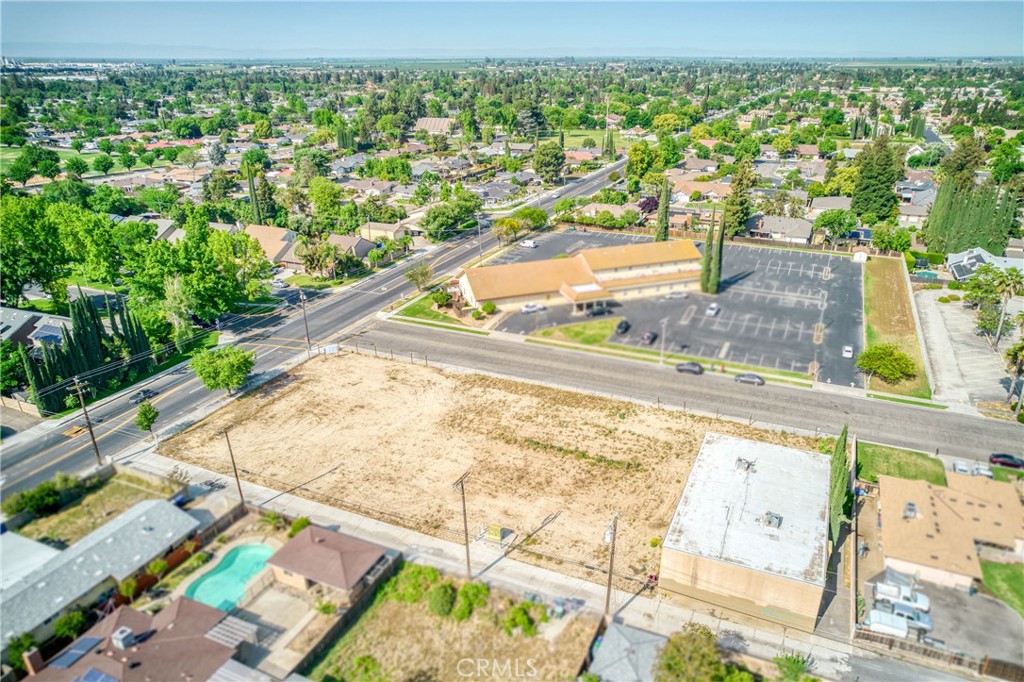 1803 Sunset Avenue Madera, CA 93637 - Photo 8 of 19 a view of a city from a terrace