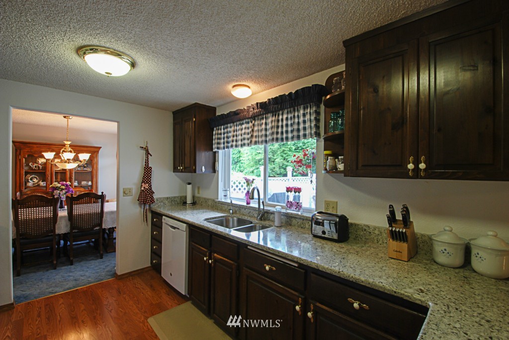 5821 Lemon Road Northeast Olympia, WA 98506 - Photo 7 of 25 Gallery Image 7