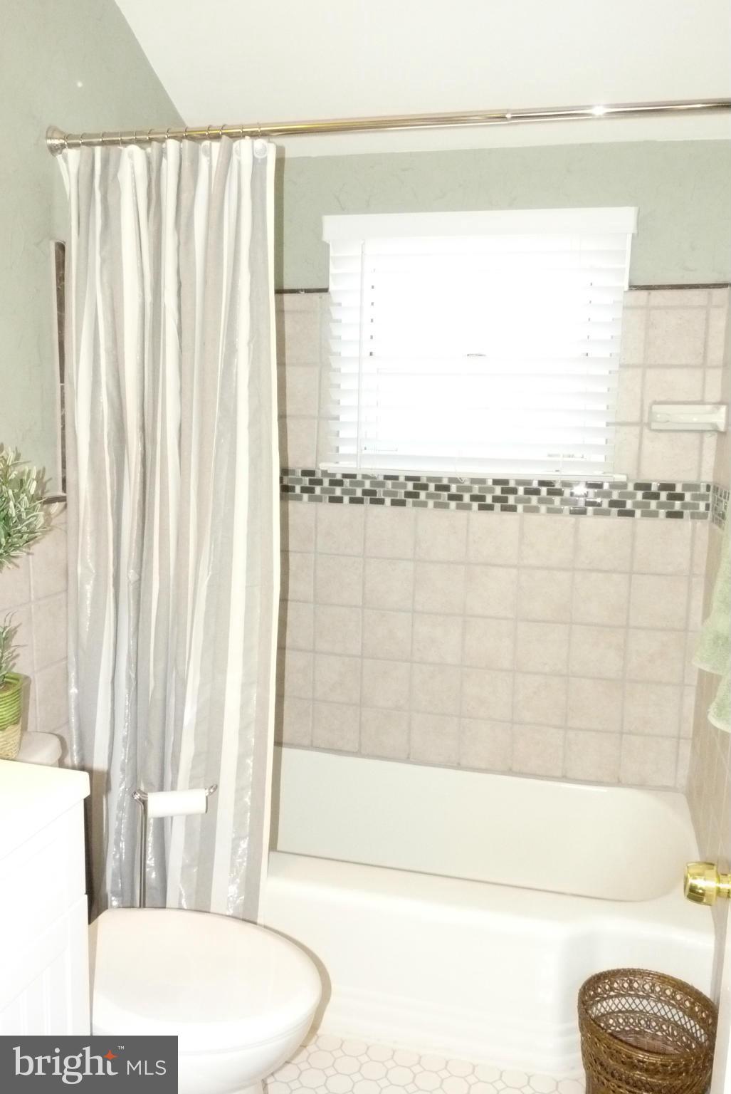 448 Stemmers Run Road Baltimore, MD 21221 - Photo 14 of 30 Bath