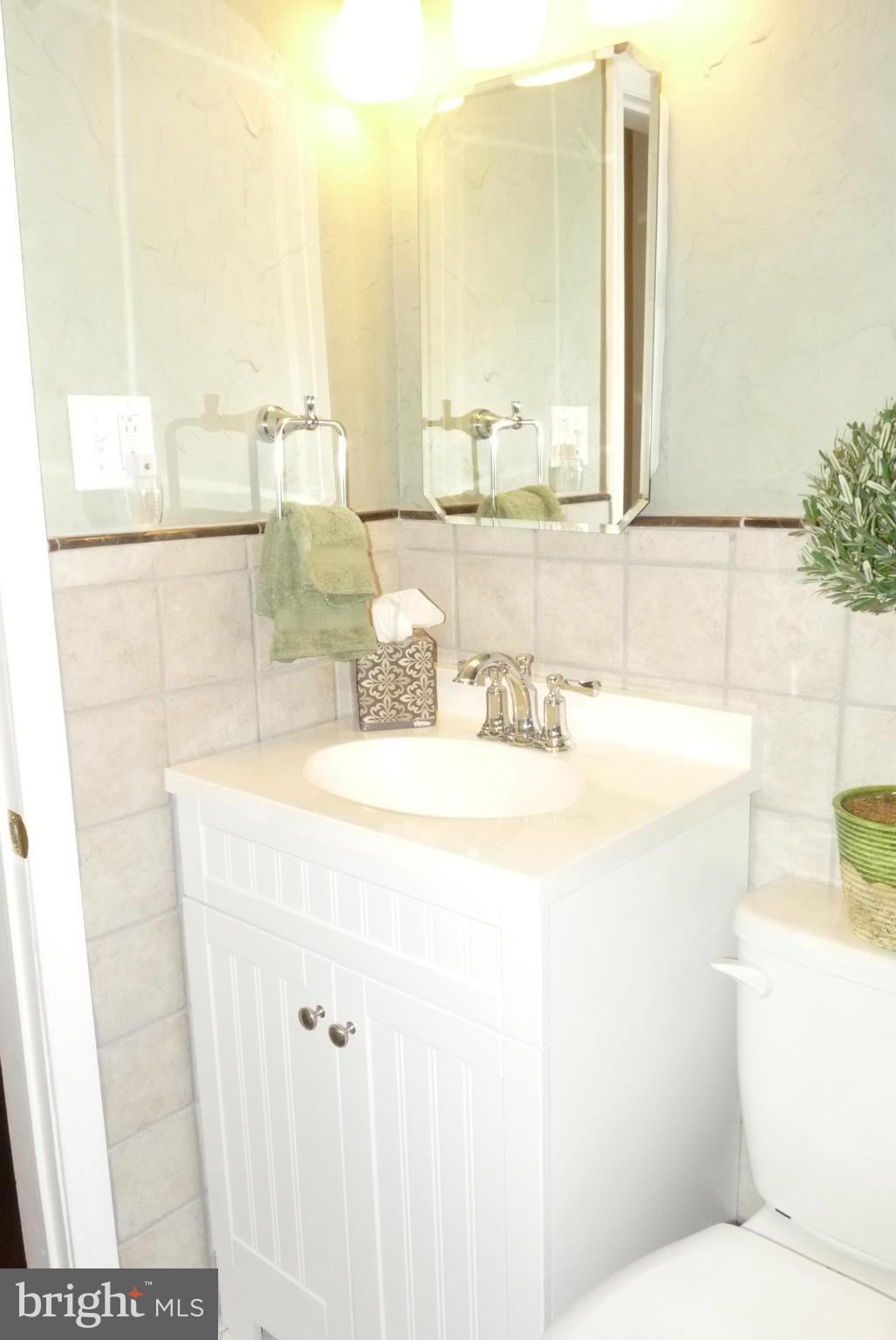 448 Stemmers Run Road Baltimore, MD 21221 - Photo 15 of 30 Bath
