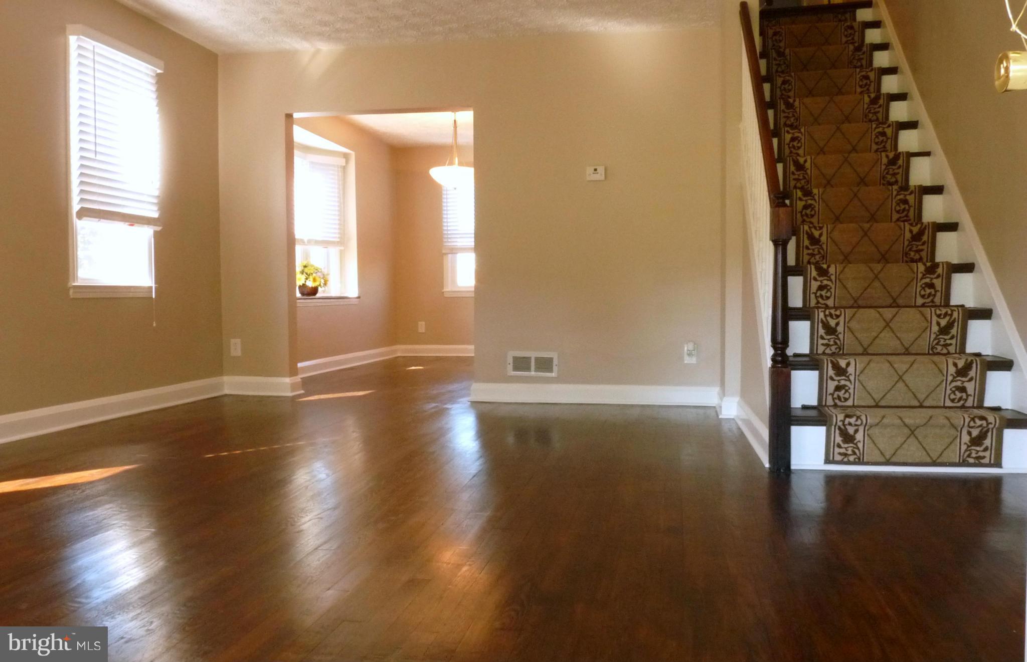 448 Stemmers Run Road Baltimore, MD 21221 - Photo 5 of 30 Living Room