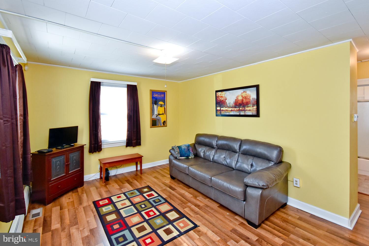 4411 Morgan Road Morningside, MD 20746 - Photo 5 of 24 Living Room