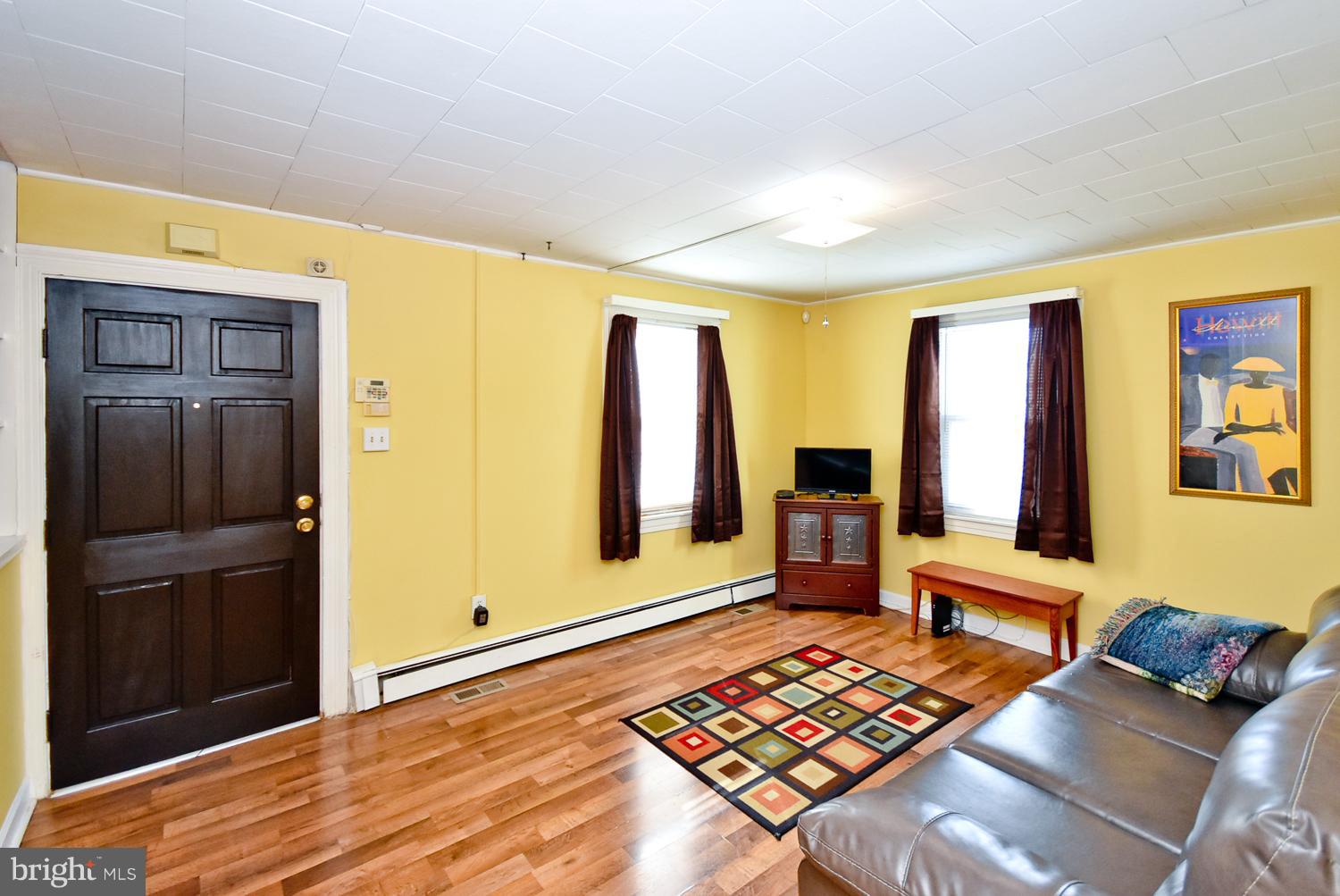 4411 Morgan Road Morningside, MD 20746 - Photo 6 of 24 Living Room