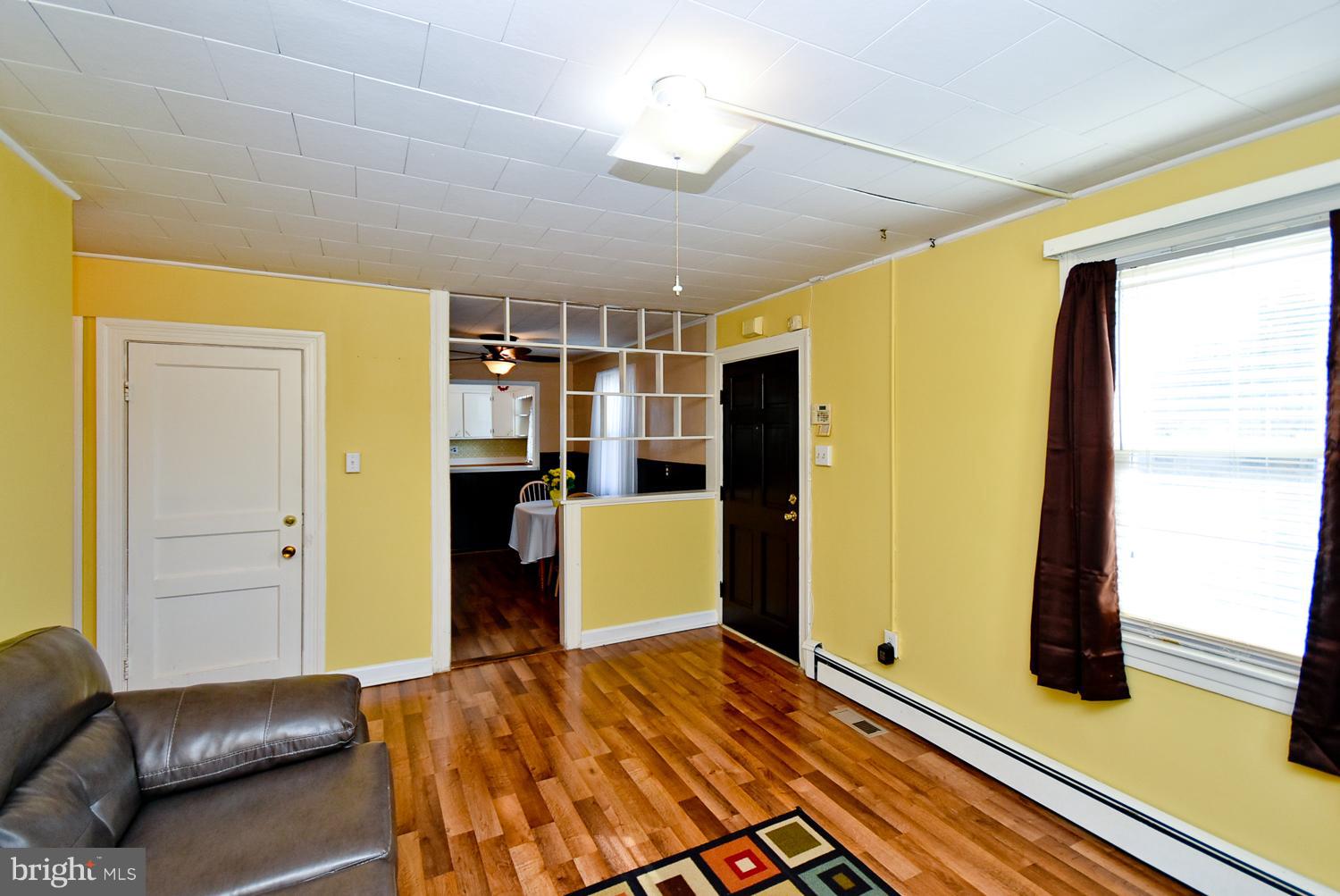 4411 Morgan Road Morningside, MD 20746 - Photo 7 of 24 Living Room