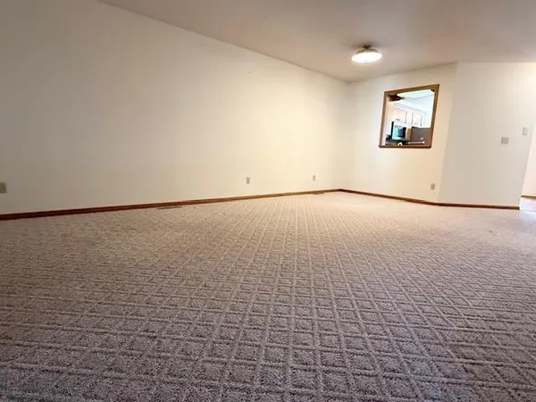 $148,000 | 324 7th Street, Windom, MN 56101