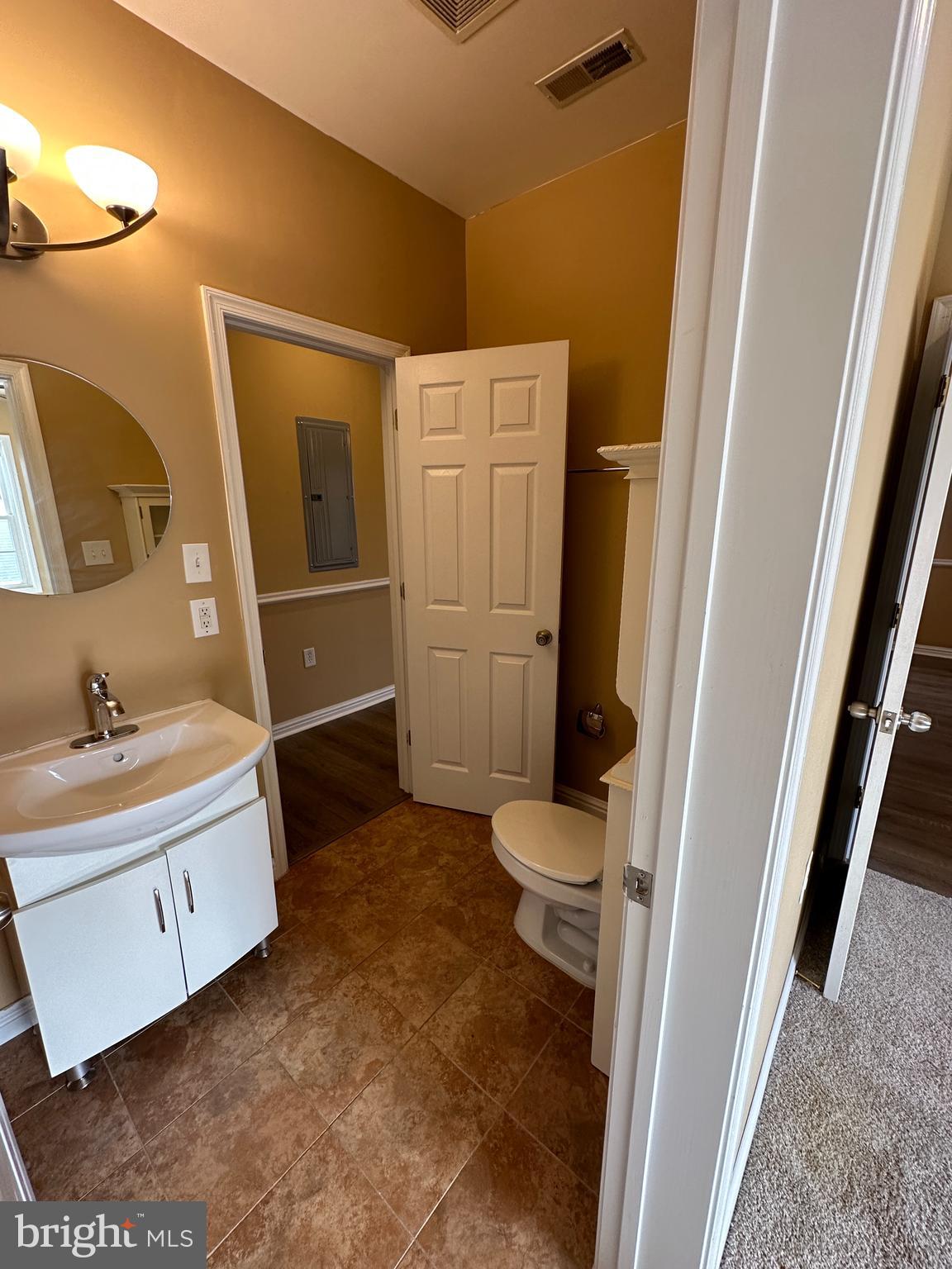 5045 C Street Southeast, Unit 302 Washington, DC 20019 - Photo 23 of 25 Second bathroom by main entrance.