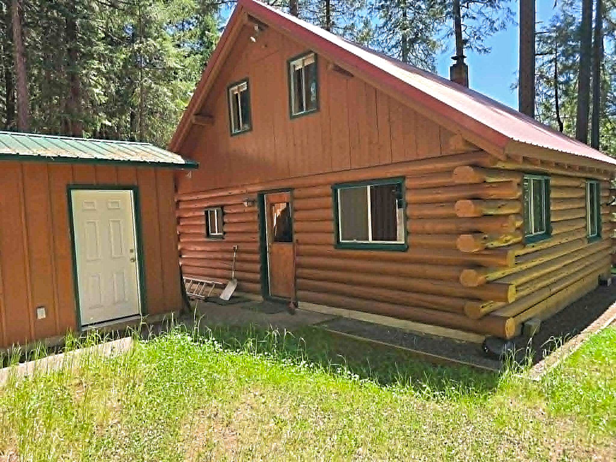 836 Ulrich Road Prospect, OR 97536 - Photo 4 of 47 a view of a house with a yard