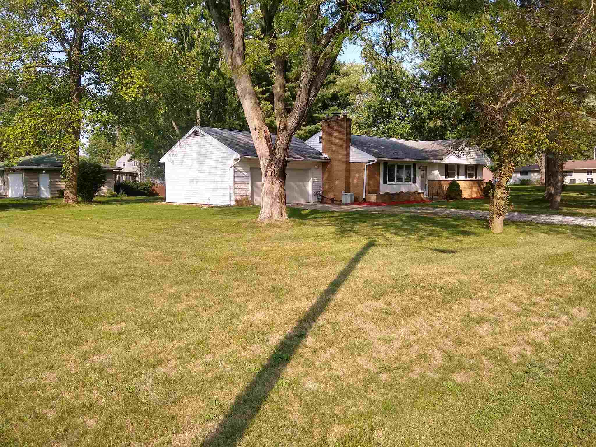 3811 Knollcrest Road Fort Wayne, IN 46835 - Photo 3 of 29 Gallery Image 3