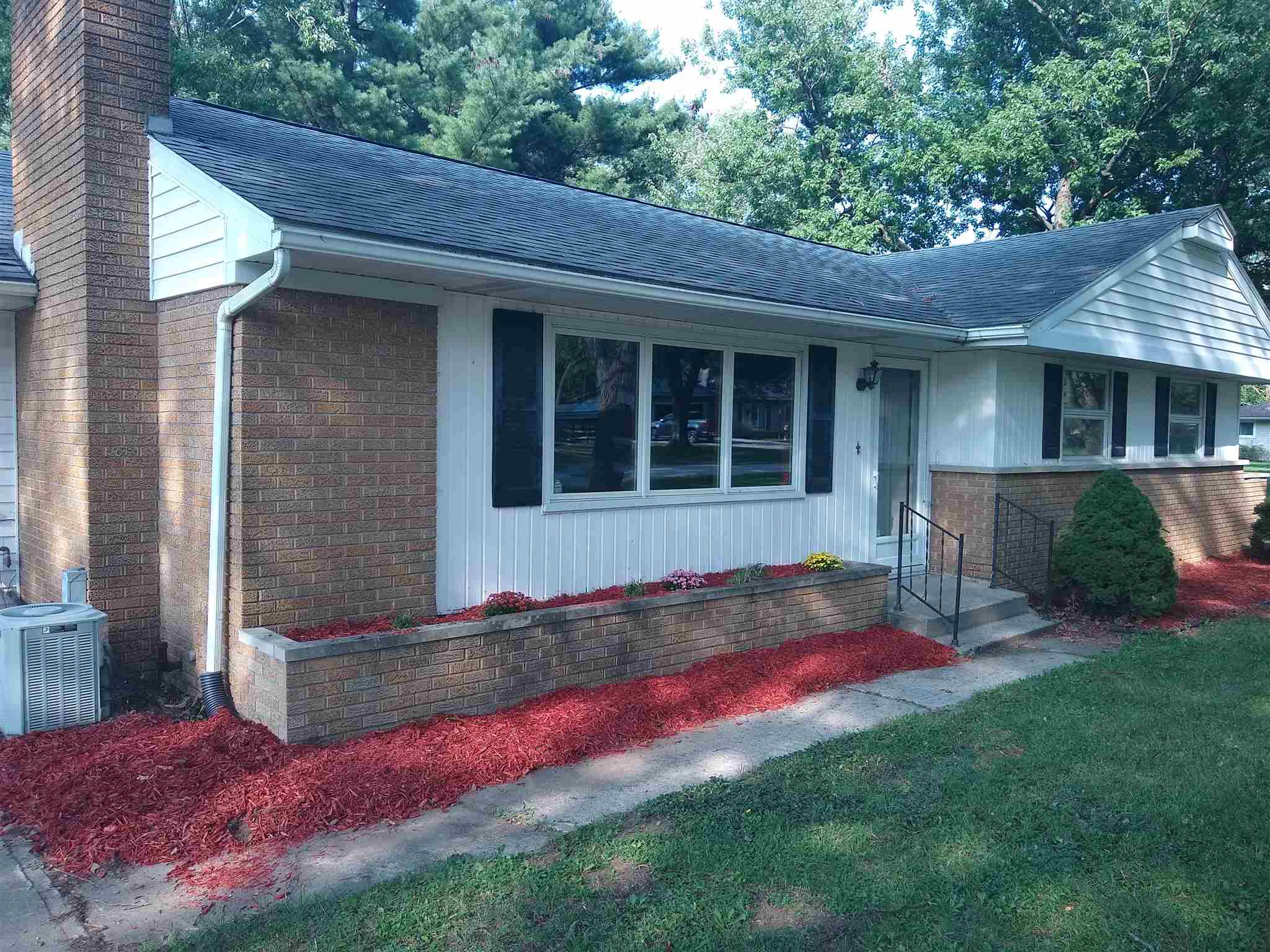 3811 Knollcrest Road Fort Wayne, IN 46835 - Photo 5 of 29 Gallery Image 5