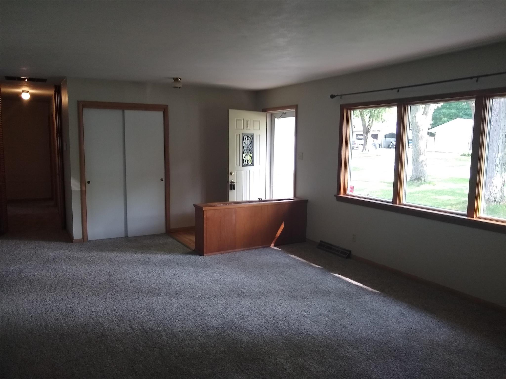 3811 Knollcrest Road Fort Wayne, IN 46835 - Photo 9 of 29 Gallery Image 9