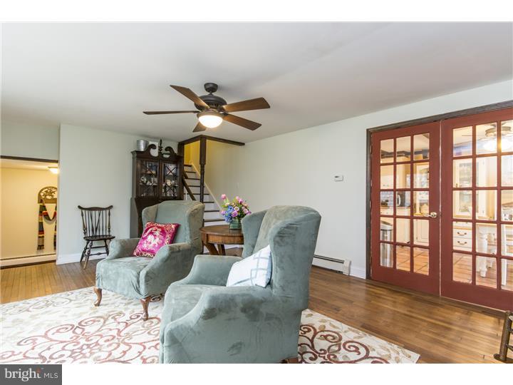 101 Brookline Road Warminster, PA 18974 - Photo 3 of 19 Living Room