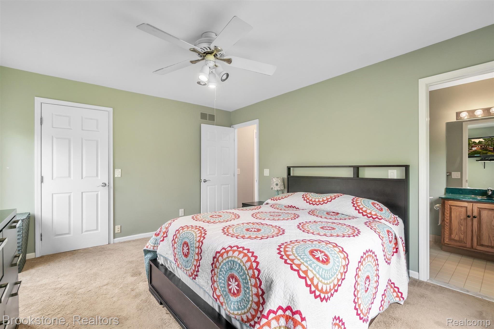 451 John R Road Rochester, MI 48307 - Photo 13 of 25 23-451 John R Rd-WindowStill-Real-E.jpg