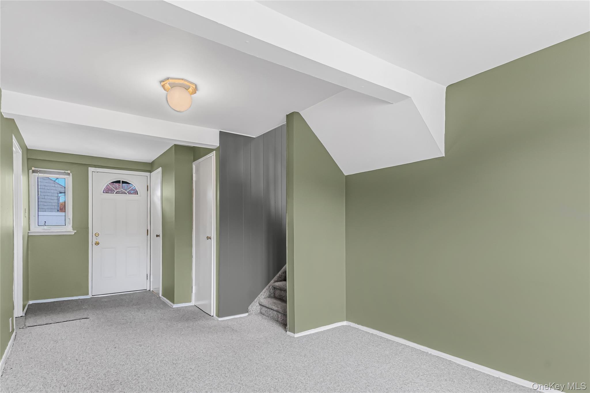 2 Deer Path Lane Syosset, NY 11791 - Photo 20 of 41 an empty room with closet