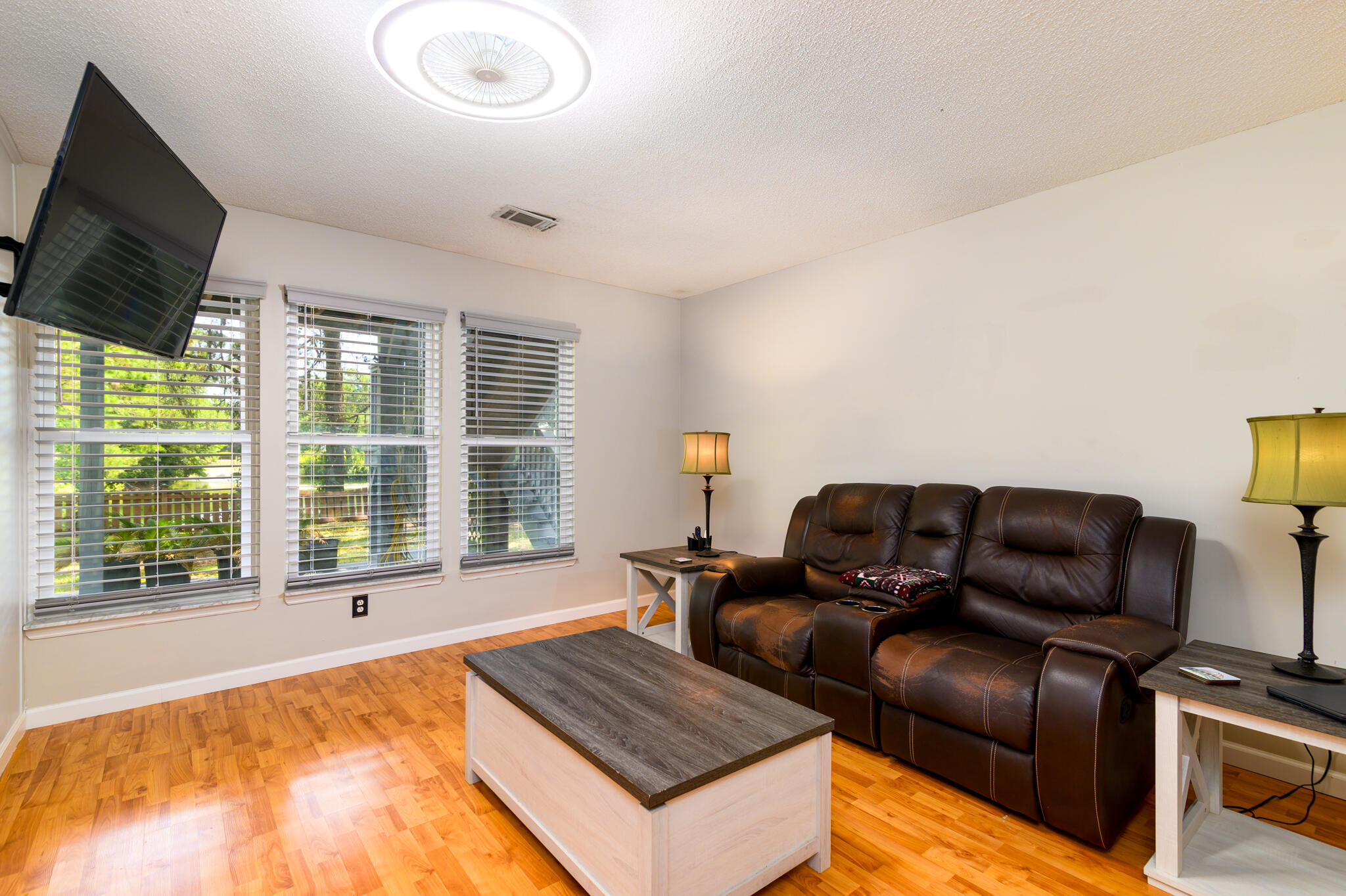 1406 Diamond Boulevard Mount Pleasant, SC 29466 - Photo 5 of 45 ChatGPT Image Jul 5, 2026, 01_32_00 PM