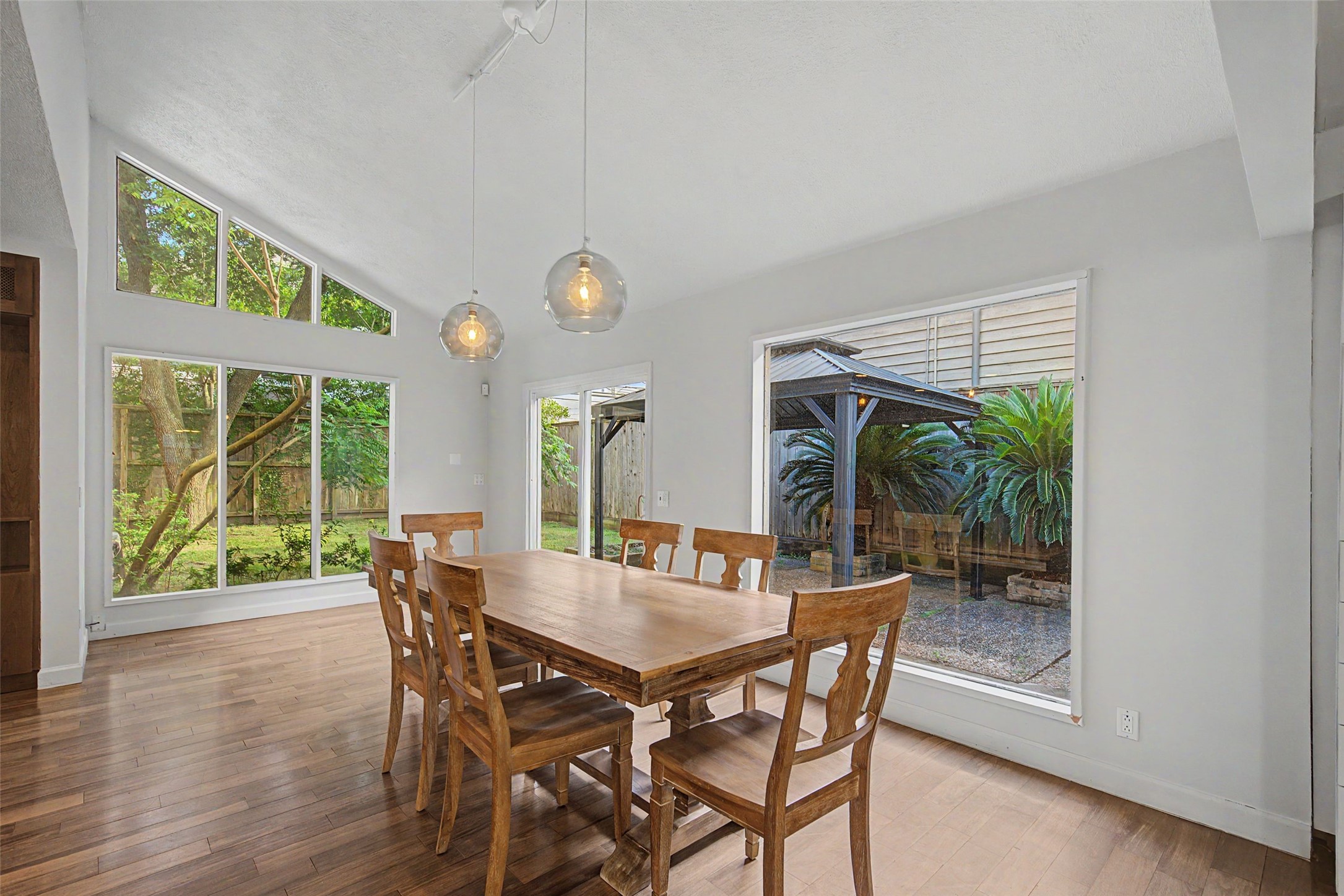 2723 Nottingham Street Houston, TX 77005 - Photo 12 of 47