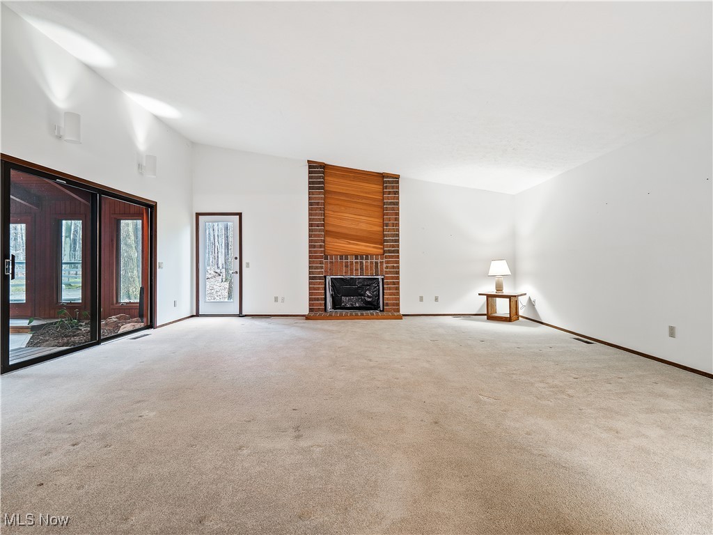 4939 North Barton Road North Ridgeville, OH 44039 - Photo 18 of 33 living Room