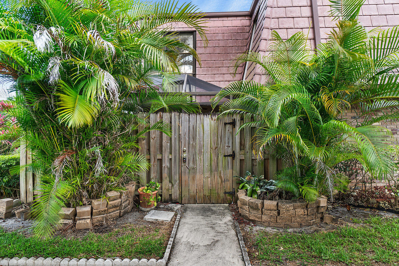 7628 Courtyard Run West Boca Raton, FL 33433 - Photo 1 of 16 001-7628CourtyardRunW-BocaRaton-FL-small