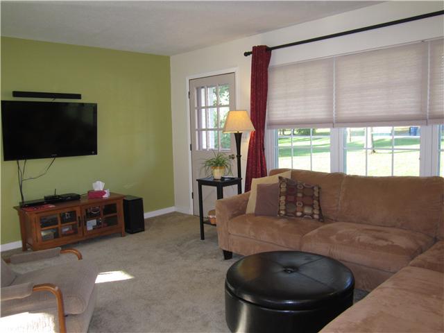4653 York Road Southwest Pataskala, OH 43062 - Photo 3 of 14