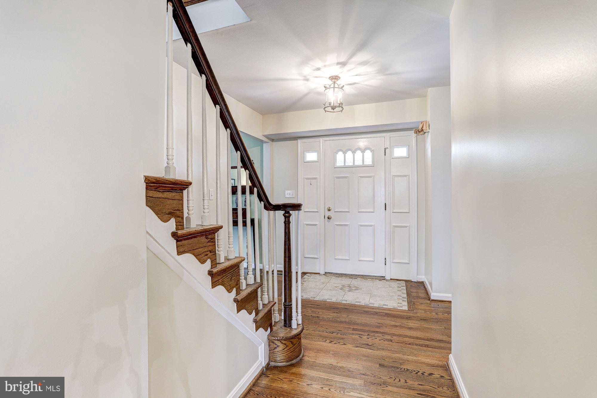 903 Bosley Road Hunt Valley, MD 21030 - Photo 2 of 45 Foyer | Hardwood Floors