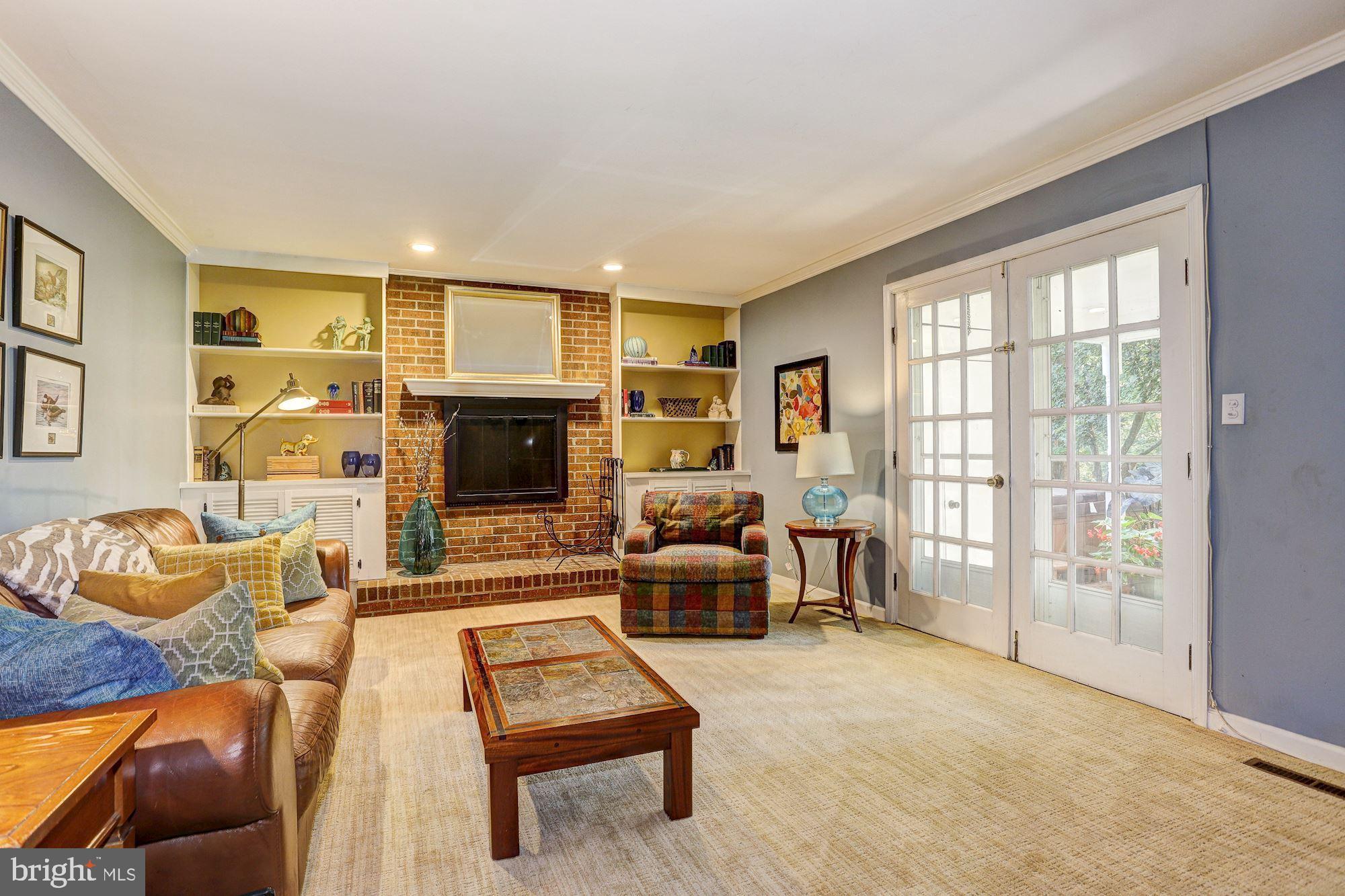 903 Bosley Road Hunt Valley, MD 21030 - Photo 15 of 45 Family Room | Access to Patio