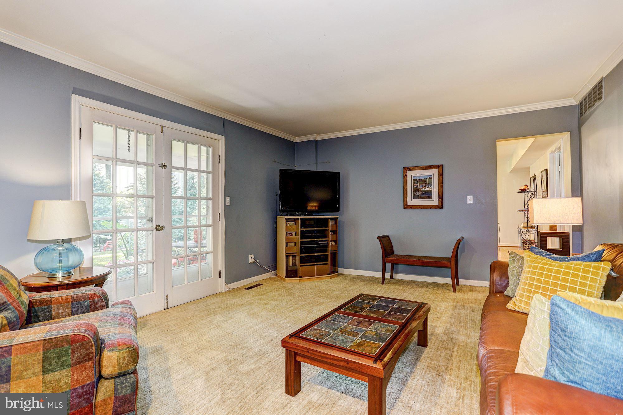 903 Bosley Road Hunt Valley, MD 21030 - Photo 17 of 45 Family Room | Access to Patio