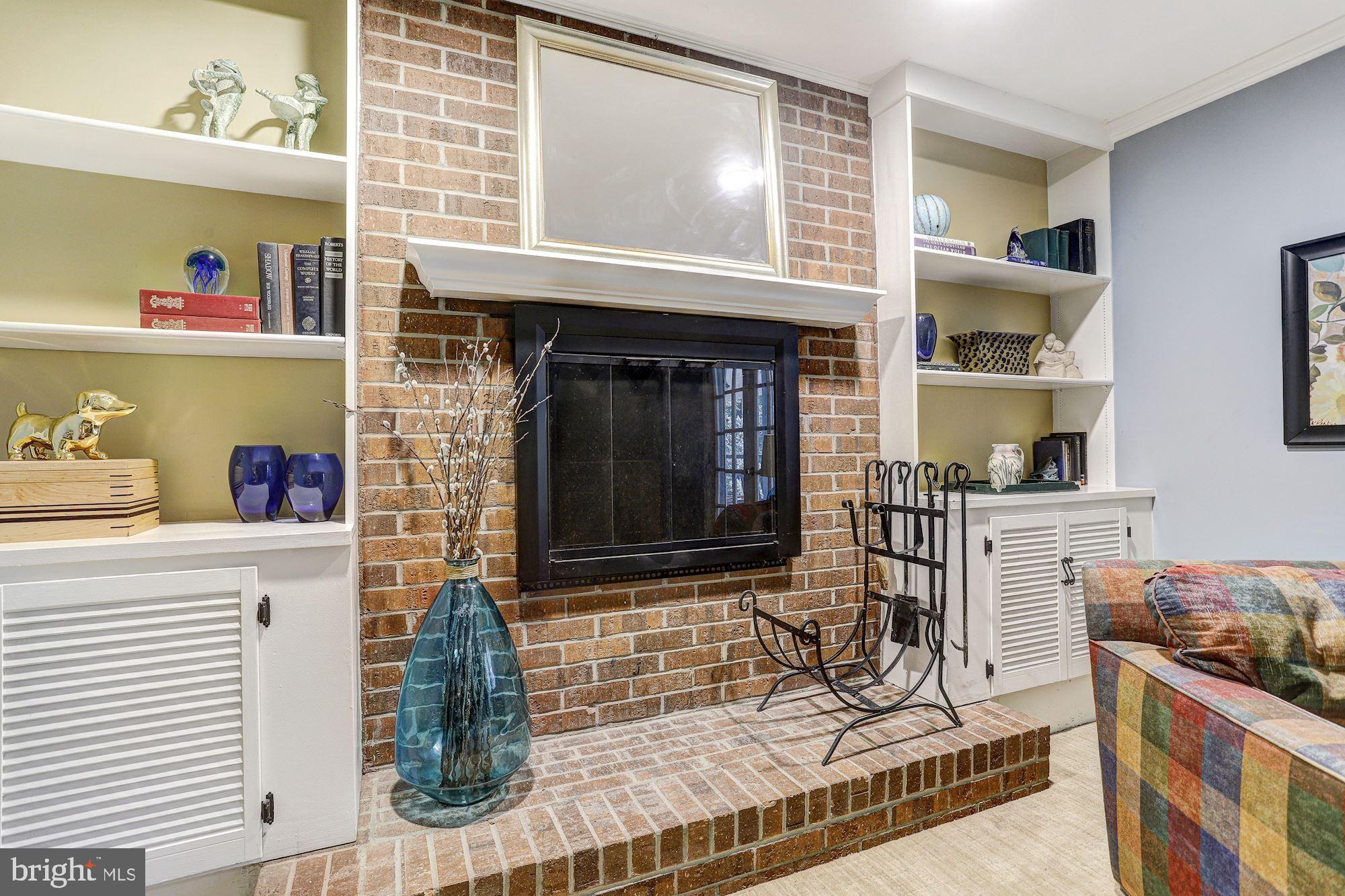 903 Bosley Road Hunt Valley, MD 21030 - Photo 18 of 45 Family Room | Fireplace | Built-In Shelves