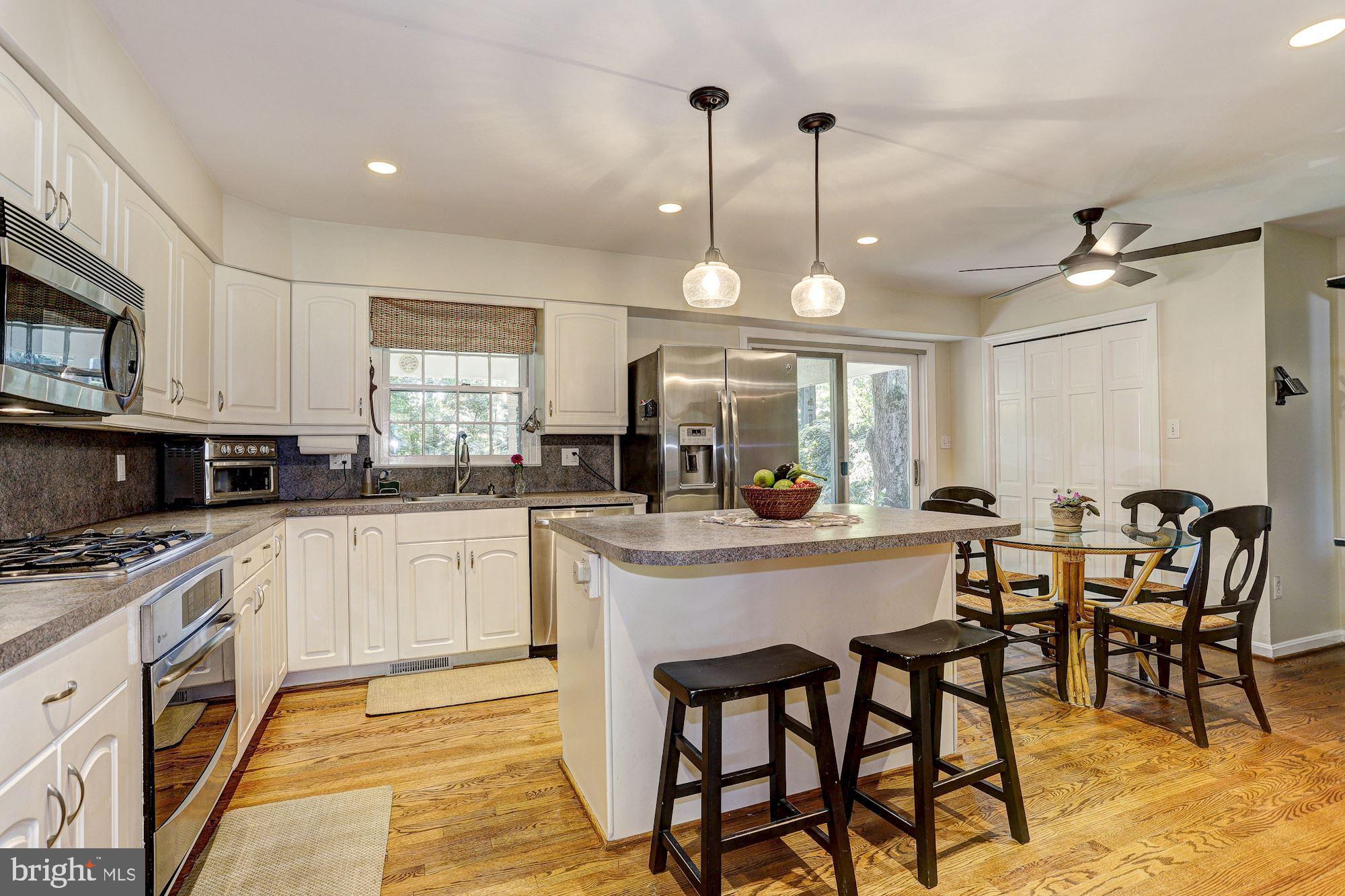 903 Bosley Road Hunt Valley, MD 21030 - Photo 10 of 45 Eat-In Kitchen | Stainless Steel Appliances
