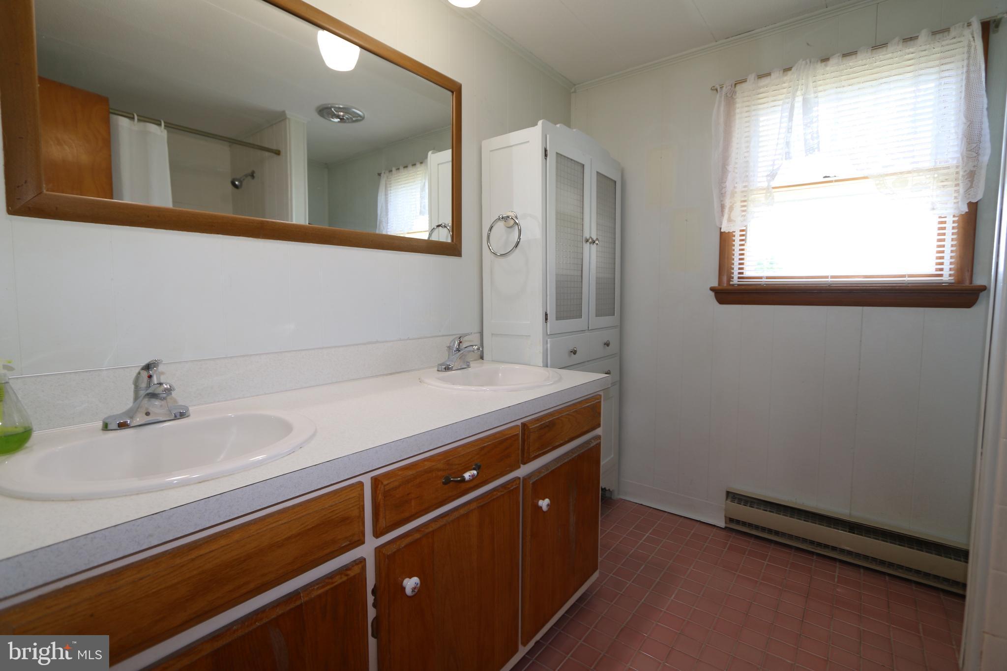 16541 Fairview Road Hagerstown, MD 21740 - Photo 7 of 19 Bathroom