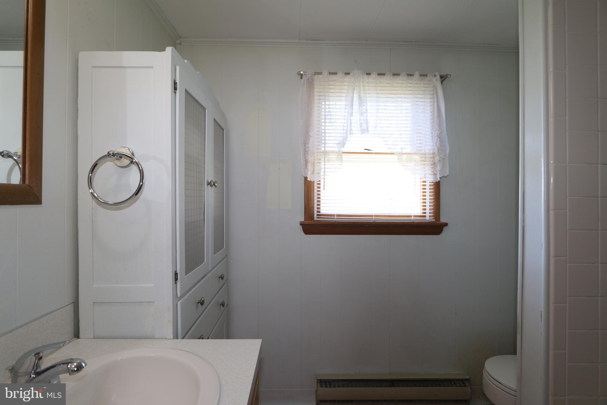 16541 Fairview Road Hagerstown, MD 21740 - Photo 8 of 19 Bathroom