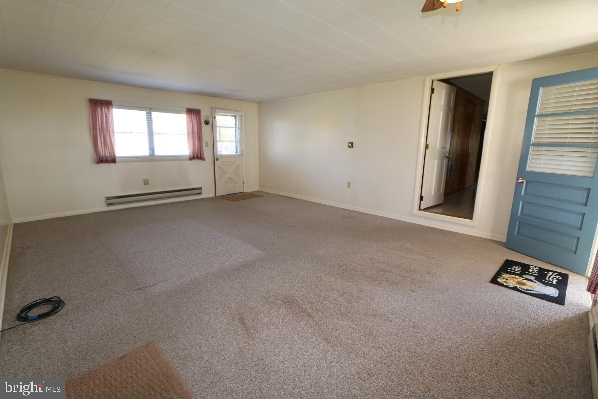 16541 Fairview Road Hagerstown, MD 21740 - Photo 9 of 19 Family Room