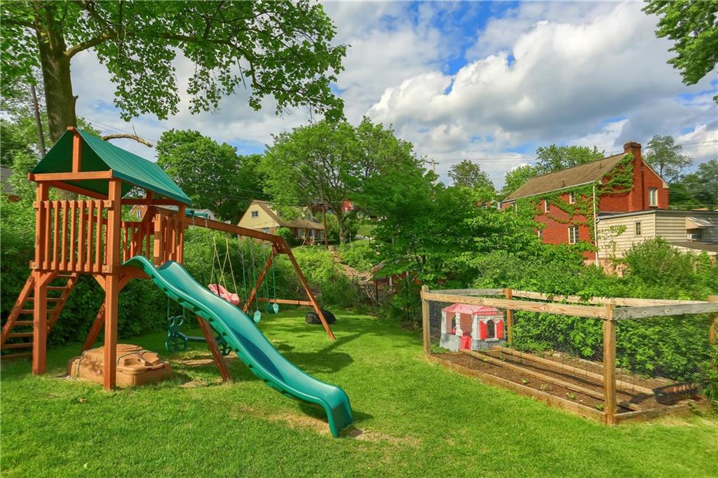 127 Old Lebanon Church Road Pittsburgh, PA 15236 - Photo 3 of 23 Gallery Image 3