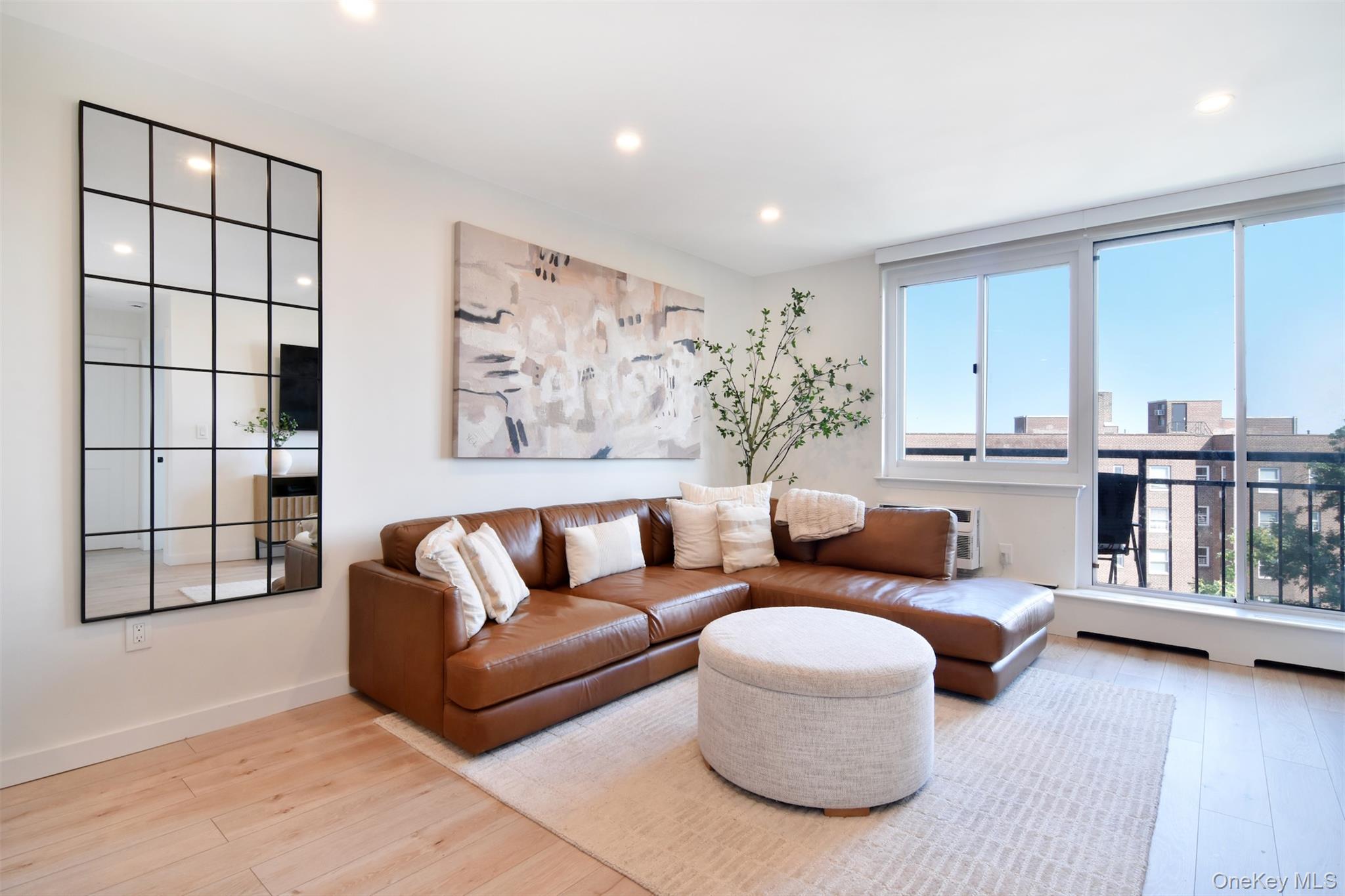 703 Pelham Road, Unit 513 New Rochelle, NY 10805 - Photo 3 of 21 Gallery Image 3