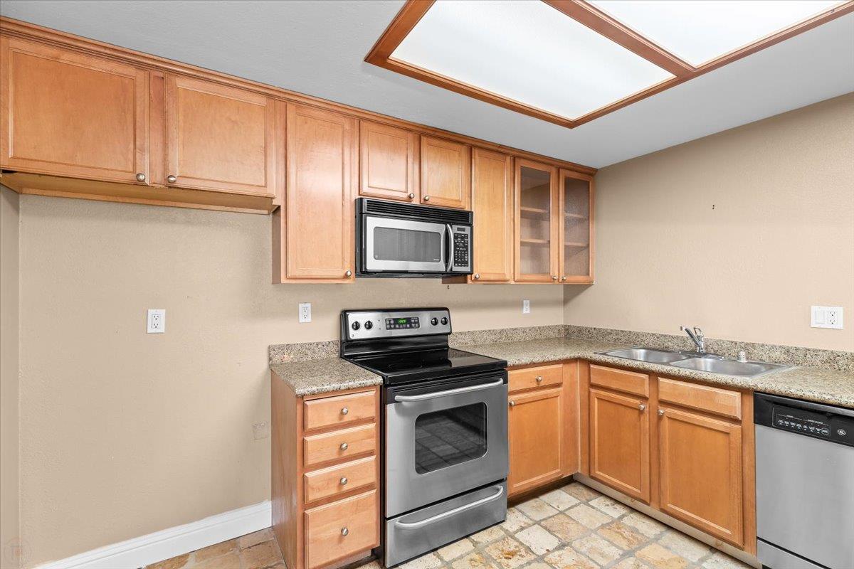 4064 Elmo Loop Modesto, CA 95356 - Photo 15 of 37