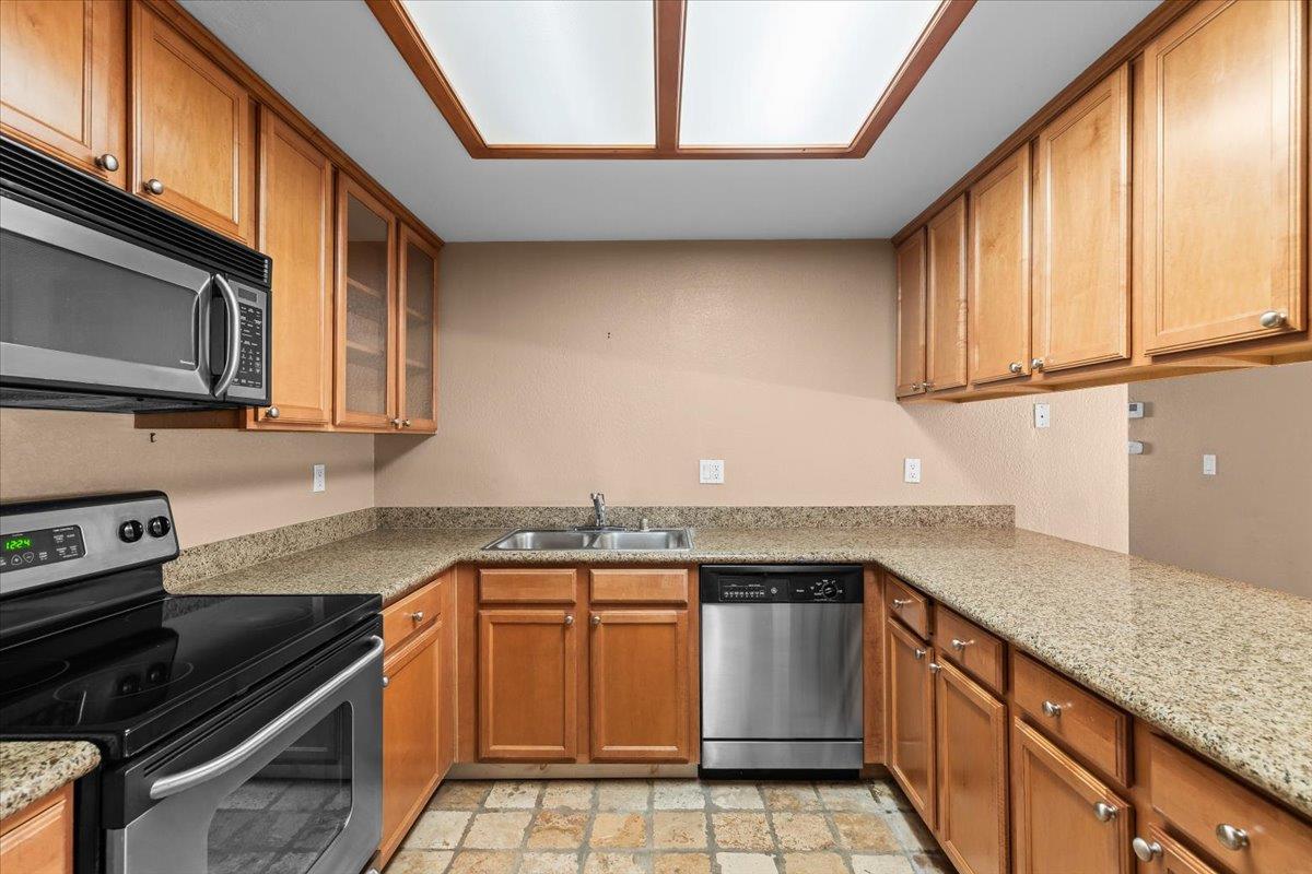 4064 Elmo Loop Modesto, CA 95356 - Photo 16 of 37