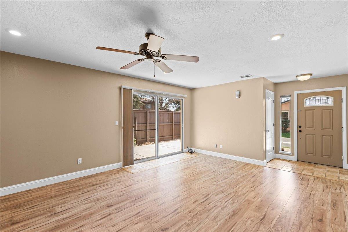 4064 Elmo Loop Modesto, CA 95356 - Photo 8 of 37
