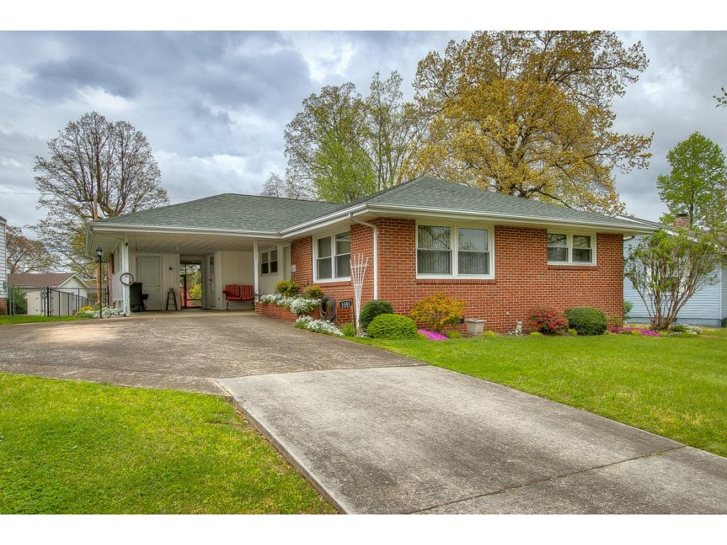 1849 Fairoaks Road Kingsport, TN 37664 - Photo 2 of 30 Photo 2