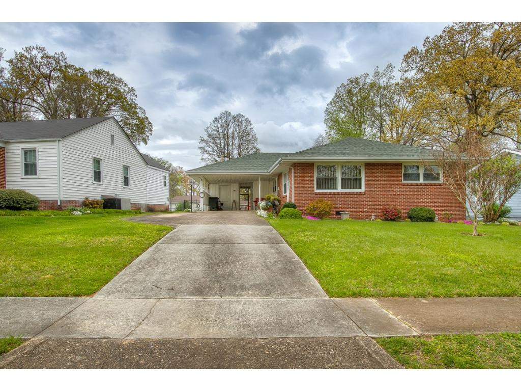 1849 Fairoaks Road Kingsport, TN 37664 - Photo 3 of 30 Photo 3