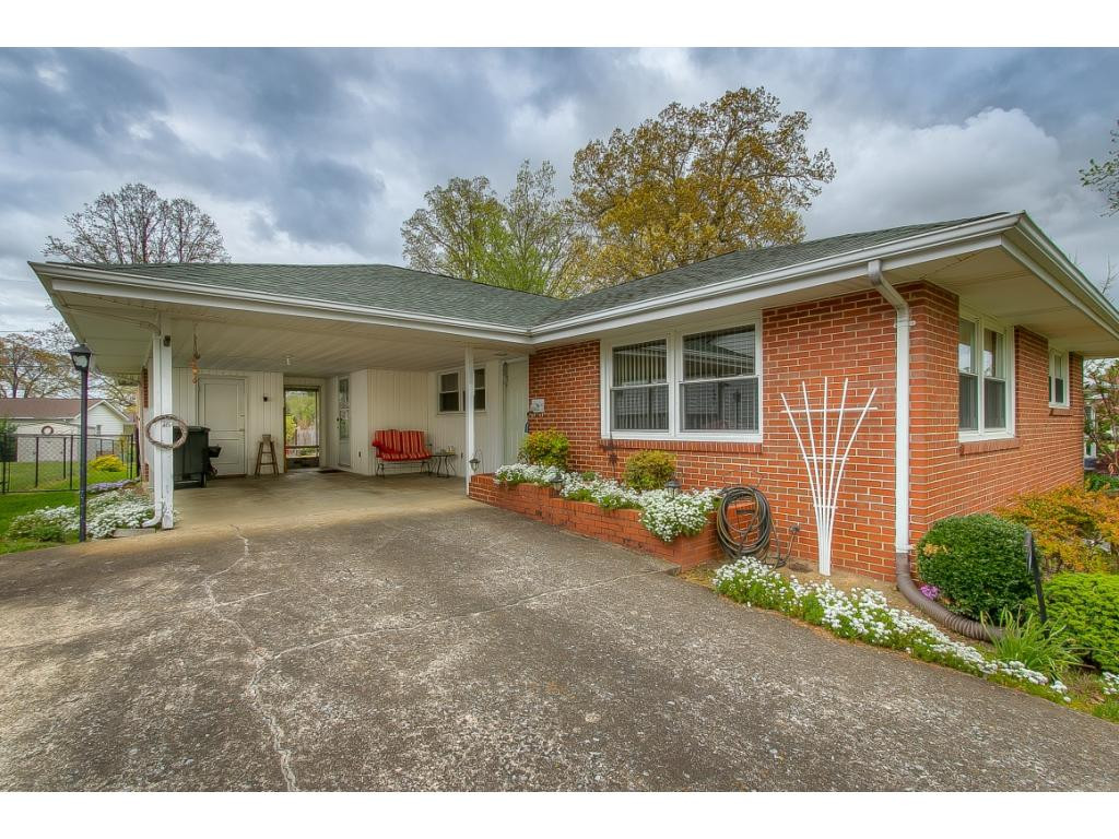 1849 Fairoaks Road Kingsport, TN 37664 - Photo 5 of 30 Photo 5