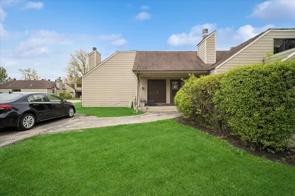 $135,000 | 3309 Beacon Street, Unit 62, North Chicago, IL 60064
