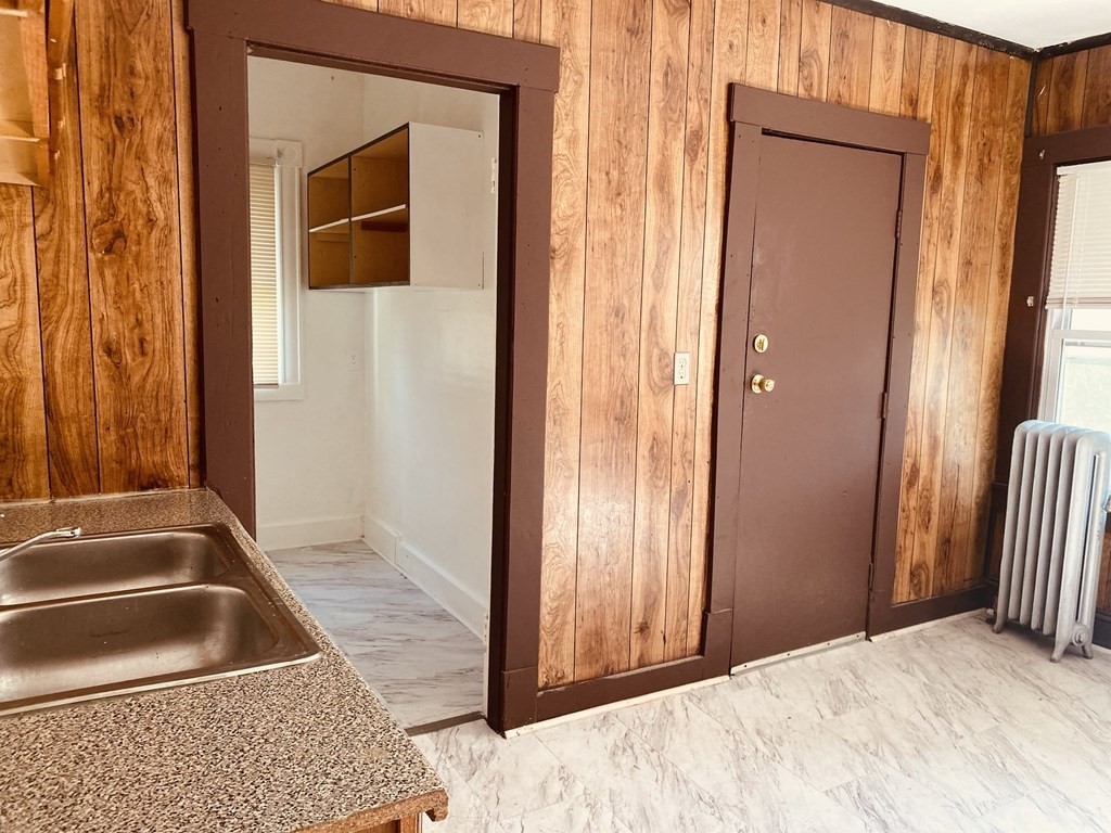 117 Dawes Street Springfield, MA 01109 - Photo 6 of 27 Gallery Image 6