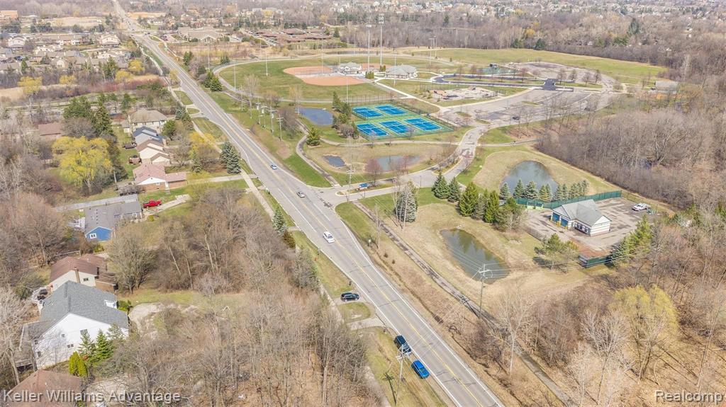 6940 Drake Road West Bloomfield, MI 48322 - Photo 54 of 59 Gallery Image 54