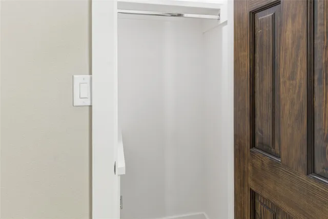 $1,000 | 430 North Hutcheson Street, Houston, TX 77003