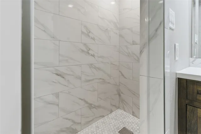 $1,000 | 430 North Hutcheson Street, Houston, TX 77003