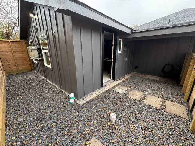 $1,000 | 430 North Hutcheson Street, Houston, TX 77003