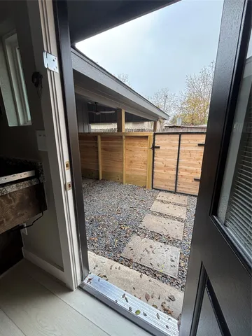 $1,000 | 430 North Hutcheson Street, Houston, TX 77003