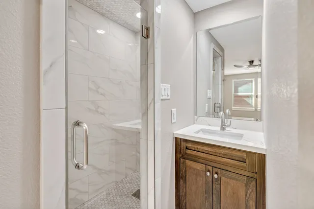 $1,000 | 430 North Hutcheson Street, Houston, TX 77003