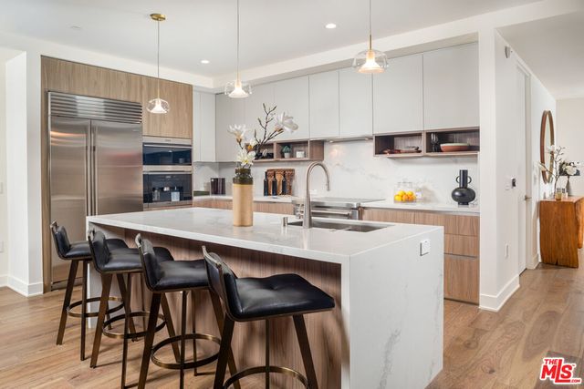 $16,795 | 725 North Croft Avenue, Unit 402, Los Angeles, CA 90069