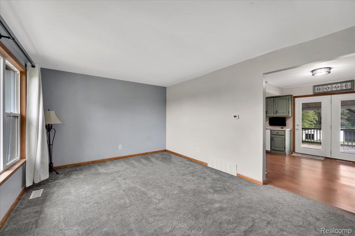 4378 Vernor Road Attica, MI 48412 - Photo 4 of 29 10-DSC_8629.jpg